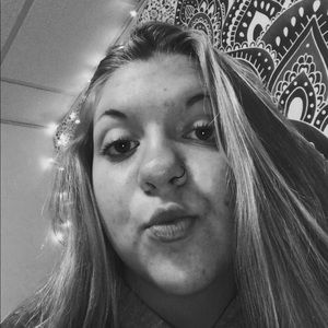 Meet your Posher, Ashlee